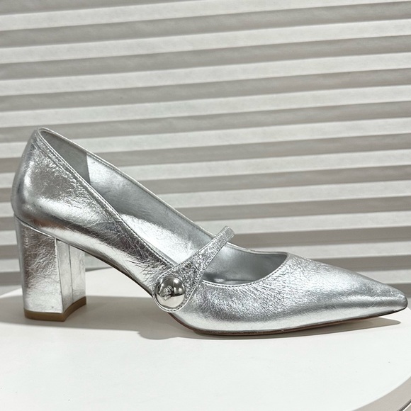🌹STUART WEITZMAN🌹 SW 75 Pointed Toe Mary Jane
Pump Size: 6B - Picture 3 of 15